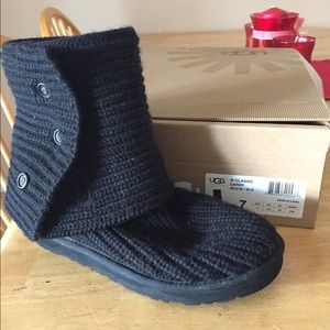 Black classic Cardy UGG boots.