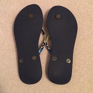 Vera Bradley Shoes - Ellie Blue Vera Bradley Flip Flop Sandals Vera Bradley Shoes - Ellie Blue Vera Bradley Flip Flop Sandals