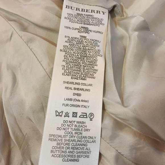 SOLD🎉Host Pick🎉Auth Burberry Short Coat - Picture 4 of 4