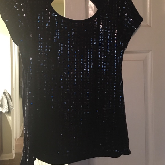 Navy sequence top - Picture 1 of 3