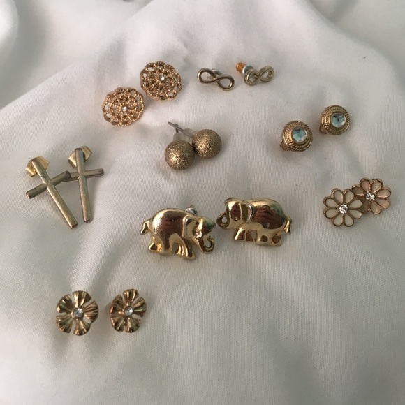 Cute Gold Stud Set