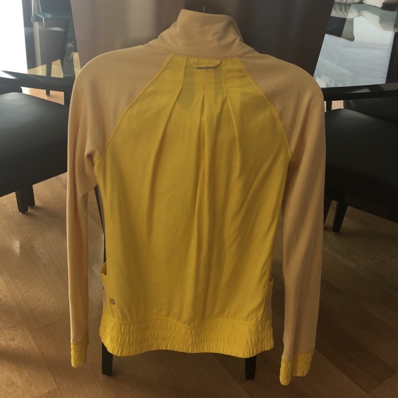 ✨NEW✨WITH NO TAGS Lululemon jacket - Picture 2 of 8