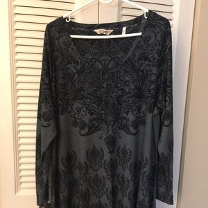 Dark green with black design