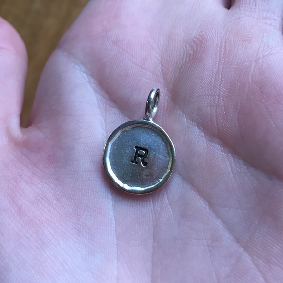 "R" Charm - Picture 1 of 1