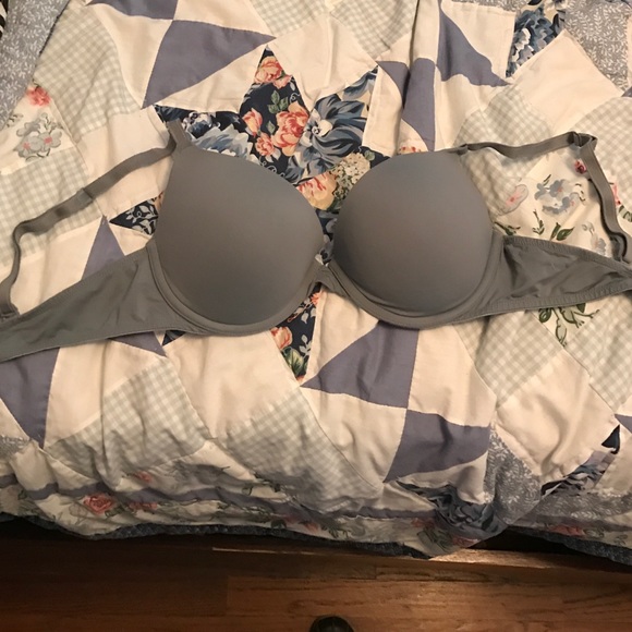 PINK wear everywhere push up bra 34C