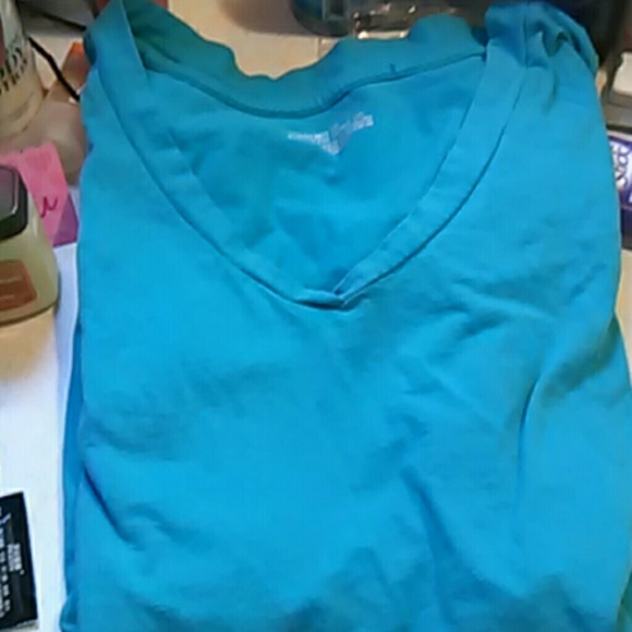 Two v- neck baby t' s like nrw - Picture 3 of 3