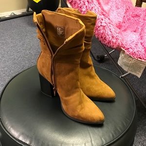 Suede boots brand new!!