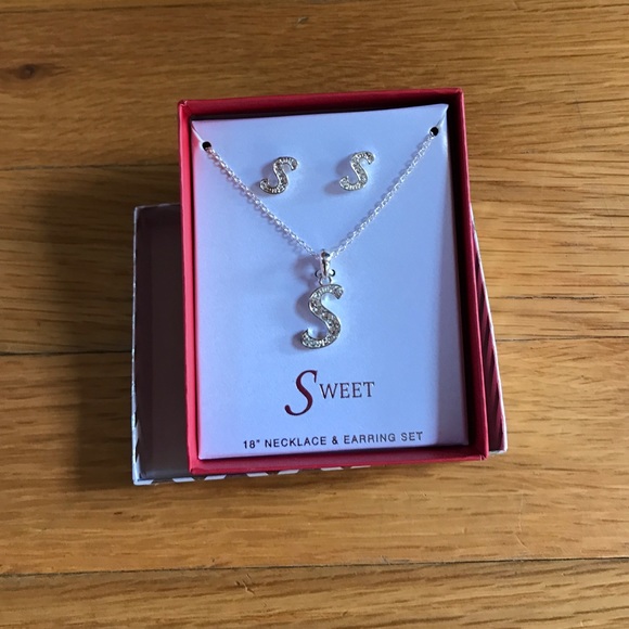 Necklace with matching earrings set