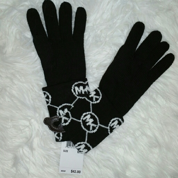 SOLD🎄🎁💯MICHAEL KORS SET BEANIE&GLOVES l - Picture 3 of 3