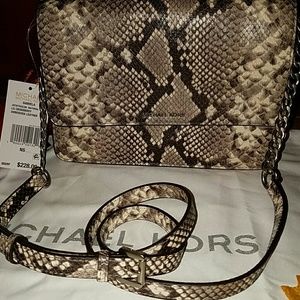 Authentic Michael kors "DANIELA " crossbody