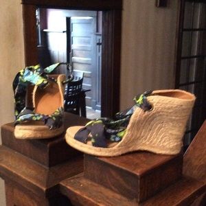 Blue floral espadrilles