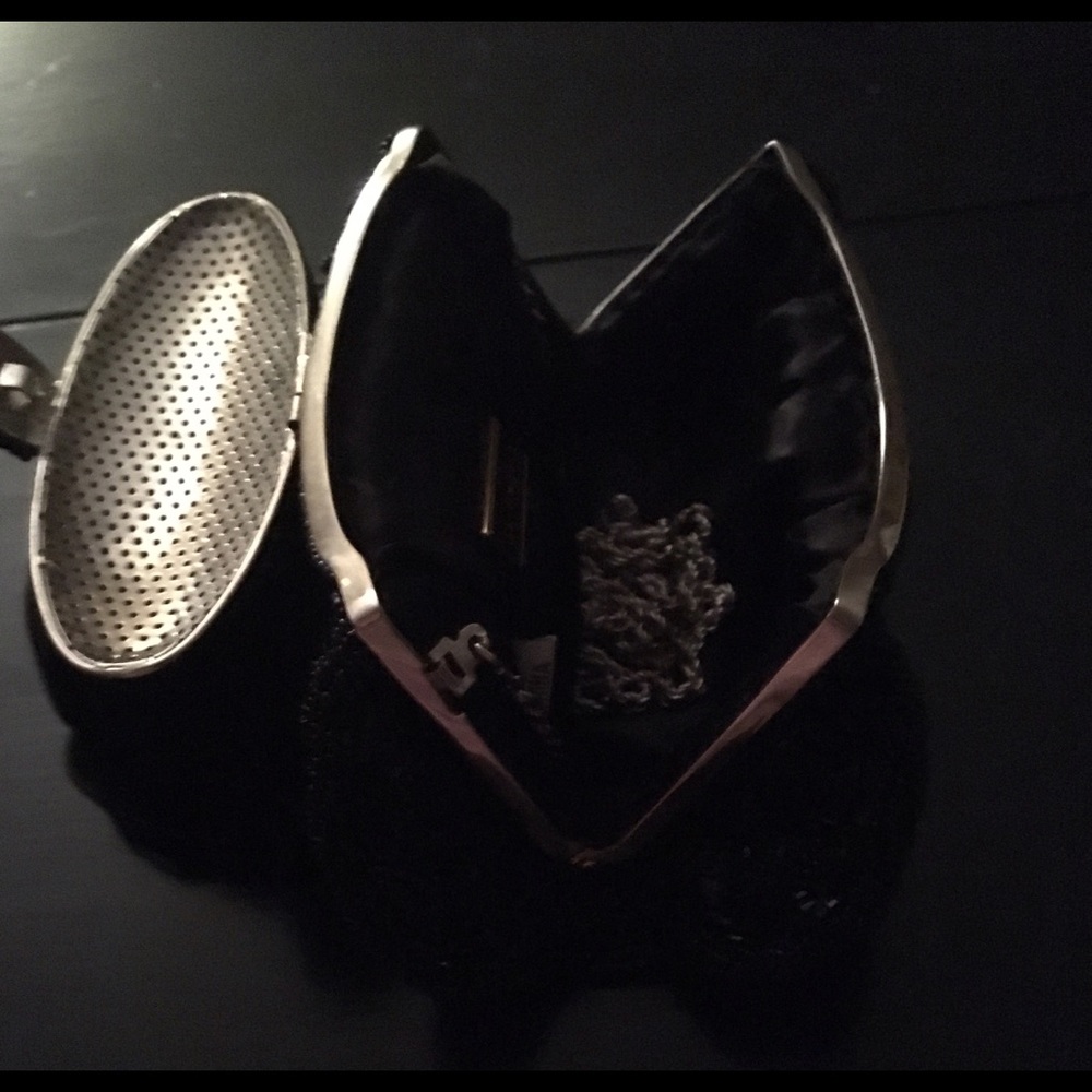VINTAGE LA REGALE EXQUISITE BLACK EVENING BAG - Picture 7 of 8