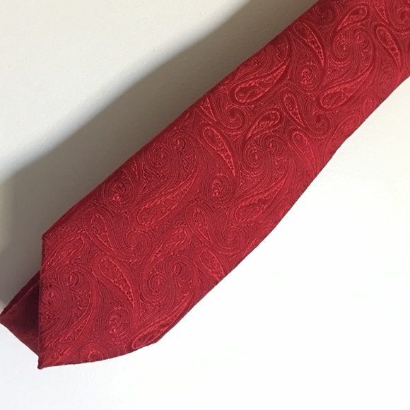 100% silk Chaps paisley neck-tie