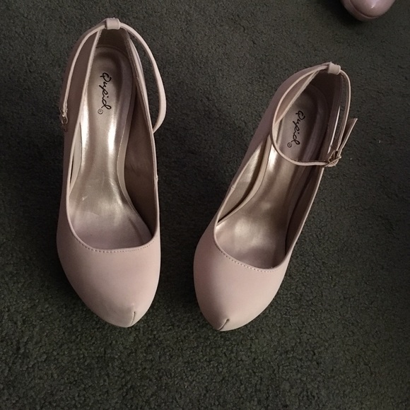 Nude heels - Picture 2 of 3