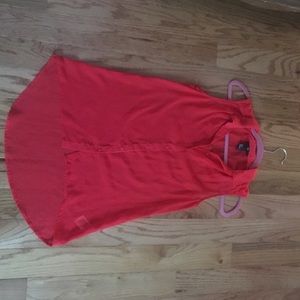 H & M red button up top