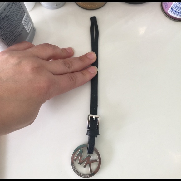 New Michael Kors silver & black bag charm- - Picture 2 of 4