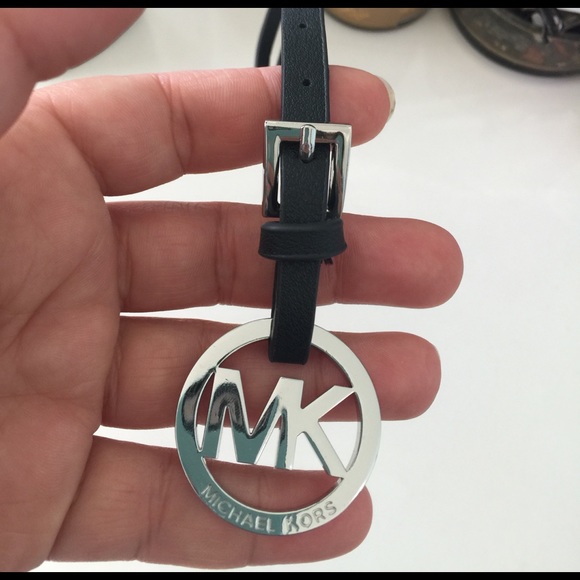 New Michael Kors silver & black bag charm- - Picture 3 of 4