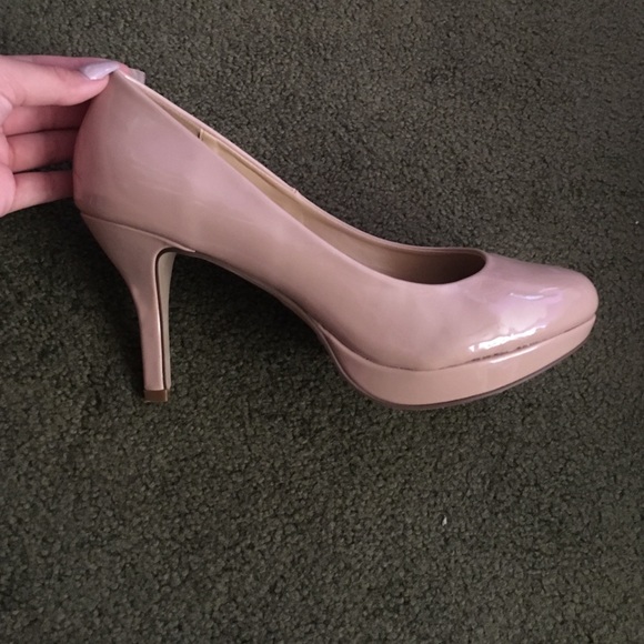 Glossy nude heels - Picture 3 of 3