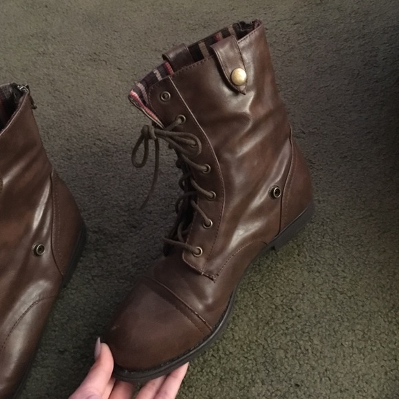 Dark brown combat boots - Picture 3 of 3