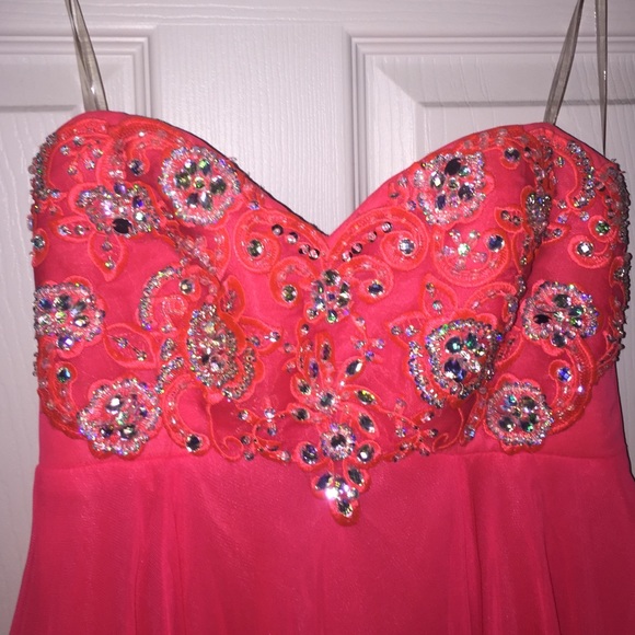 Formal dress - Picture 2 of 3