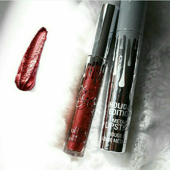 Dancer METAL Kylie Holiday Edition