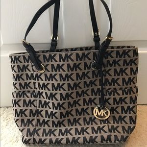 Michael Kors Jet Set Tote