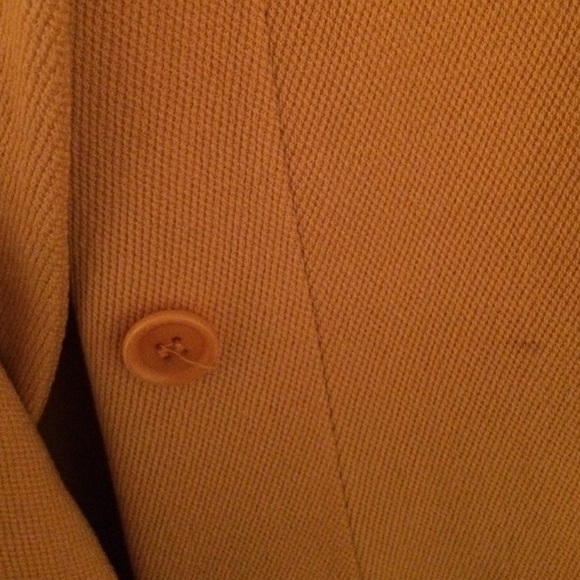 Blazer - Picture 3 of 4