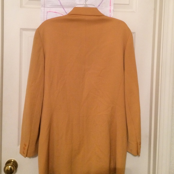 Blazer - Picture 4 of 4