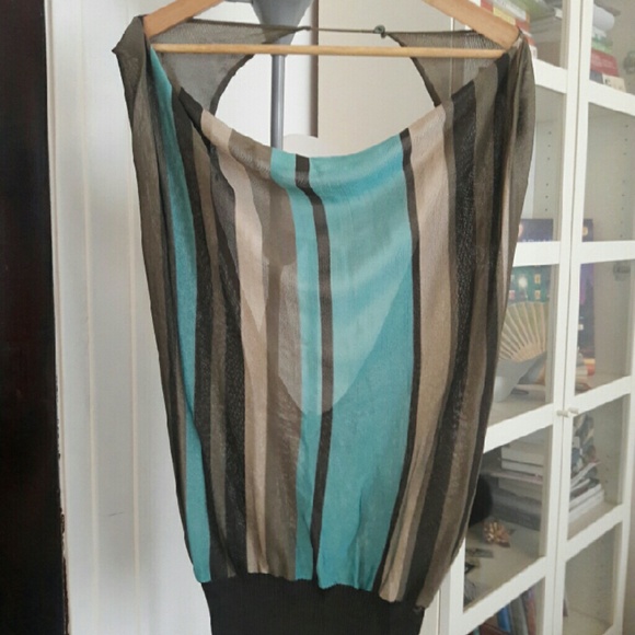 Back less halter top