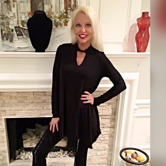 Last two! Keyhole shark bite hem tunic! LAST ONE - Picture 3 of 3