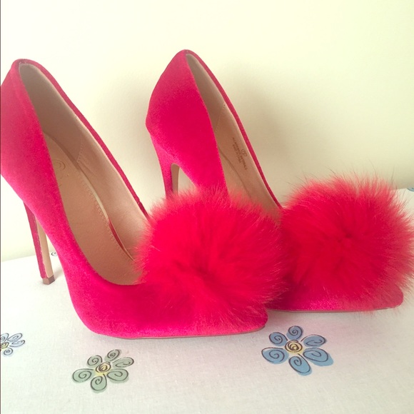 Red Velvet Pom-Pom Pump