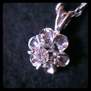 ☃️ 14k white gold diamond flower setting necklace