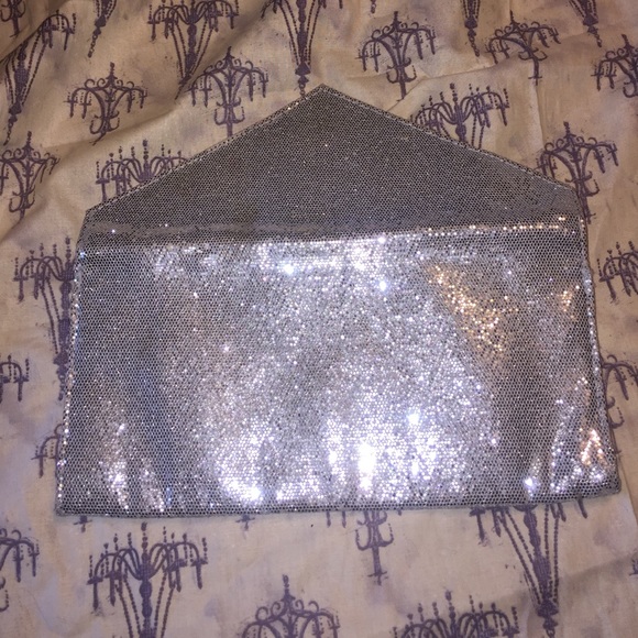 Lightly used Victoria secrets clutch - Picture 4 of 4