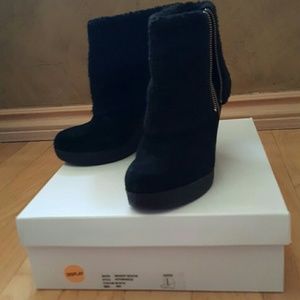 *LIKE NEW* MK Black Brandy Booties size 8