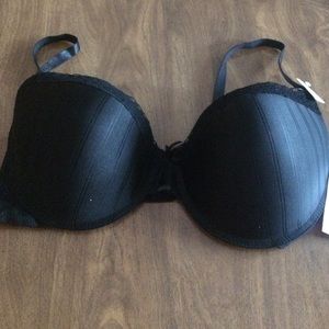Figure Tshirt Bra 42d | Poshmark