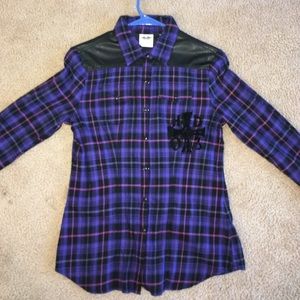 long sleeved Harley-Davidson snap button shirt.