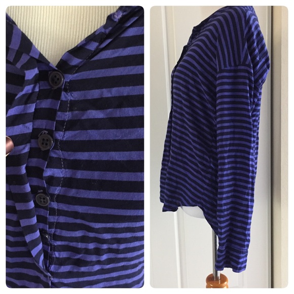 SOLD. Brand hi-lo striped top xs - Picture 2 of 4
