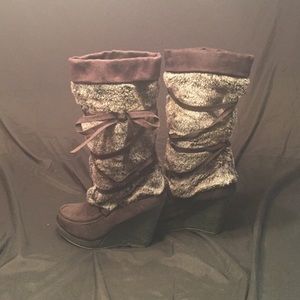 Women's boots size 8