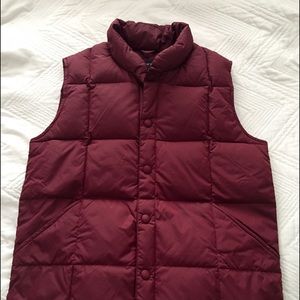NWOT BURGUNDY PUFFER VEST