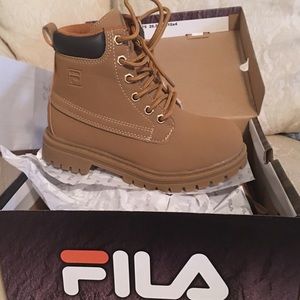 Boys boots