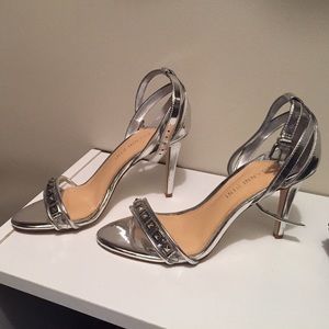 Gianni Bini silver heels