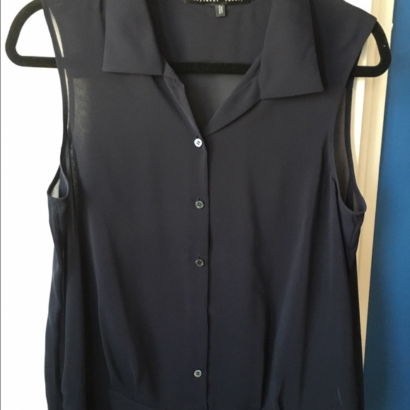 Sleeveless blouse