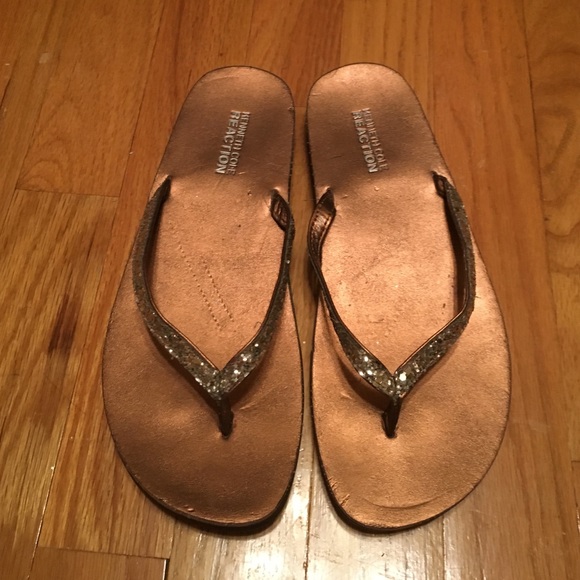 Kenneth Cole Reaction flip flops