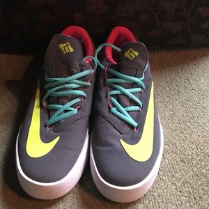 Nike size 5.5 Y Gray sneakers
