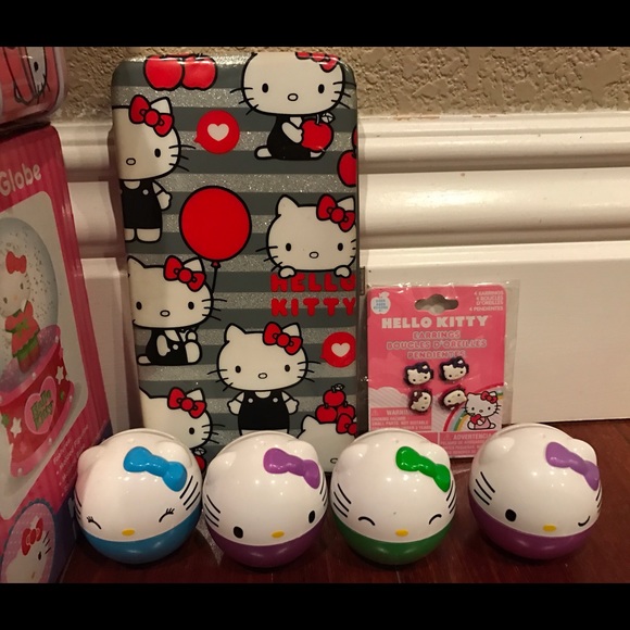 Hello Kitty bundle - Picture 3 of 4