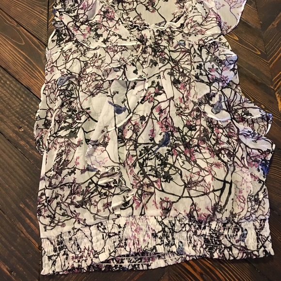 Express Floral Print Ruffle Top - Picture 2 of 4