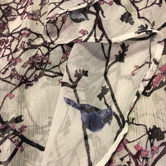 Express Floral Print Ruffle Top - Picture 3 of 4
