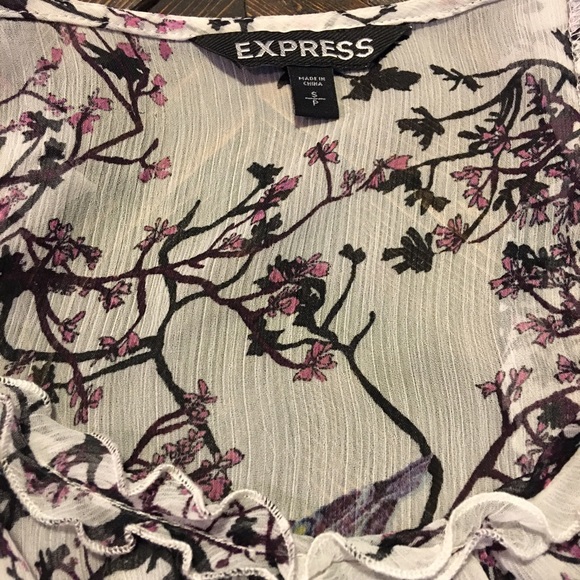 Express Floral Print Ruffle Top - Picture 4 of 4