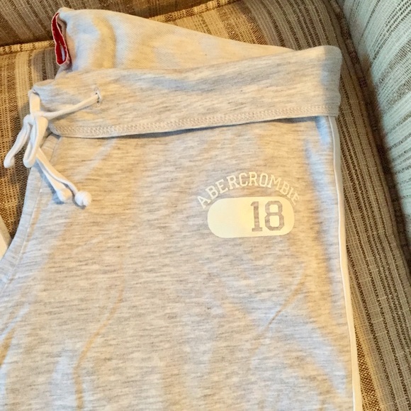 Juniors Abercrombie Track Pants - Picture 3 of 4