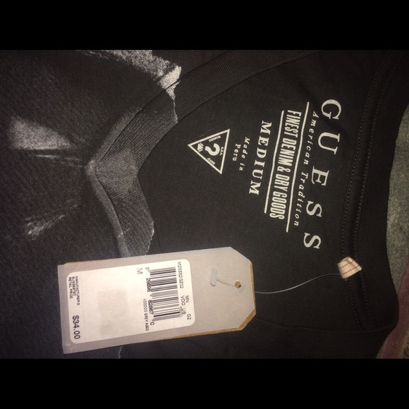 🔴SOLD🔴 Guess short sleeve shirt